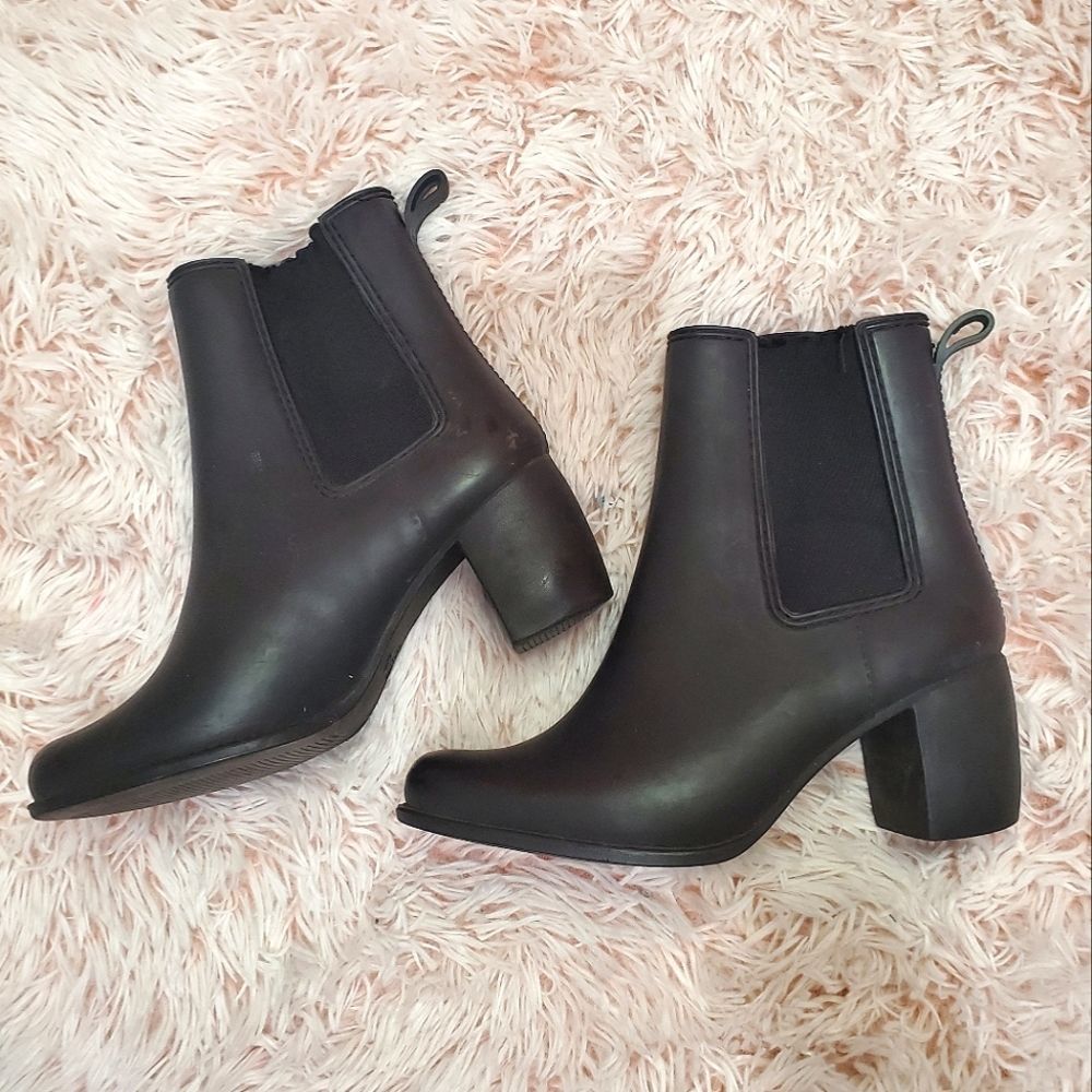 VINTAGE Jeffrey Campbell Rubber Wayerproof Heeled Essential Black Bootie Size 9